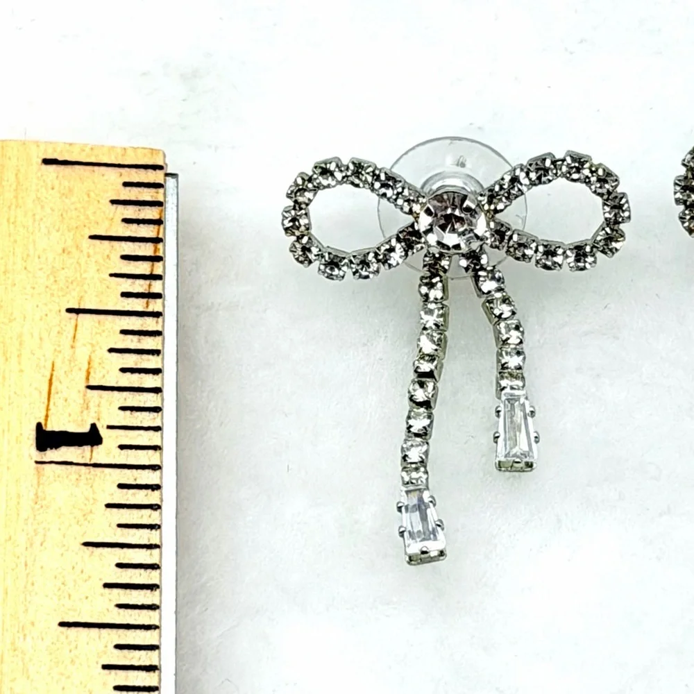 NWT Coach Crystal Pavé Bow Fringe Earrings – Clear Rhinestone Studs MSRP $118 - Picture 7 of 9